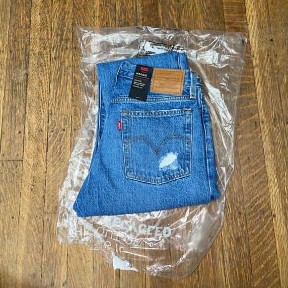 Levi’s boyfriend jeans🔗 - Picture 4 of 11